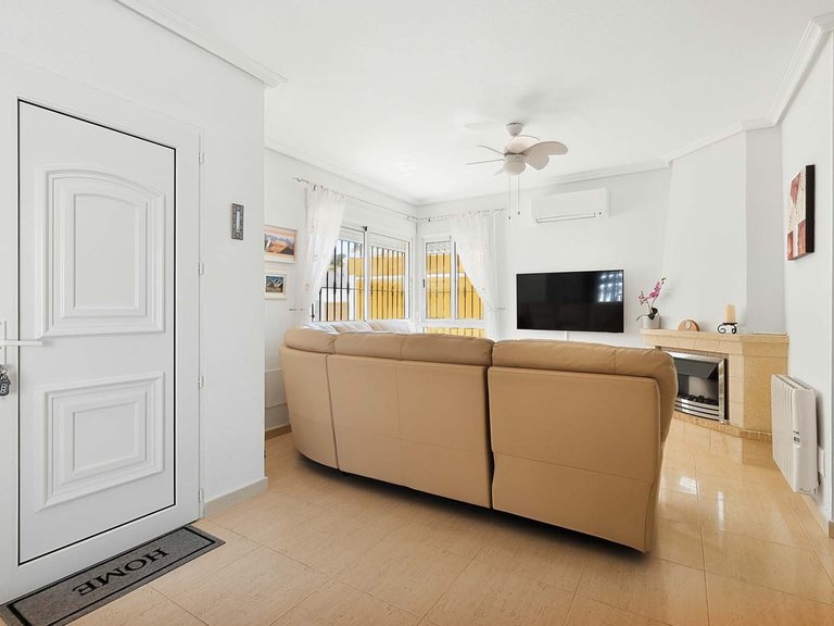 Villa for Sale in Pinar De Campoverde, Alicante 8