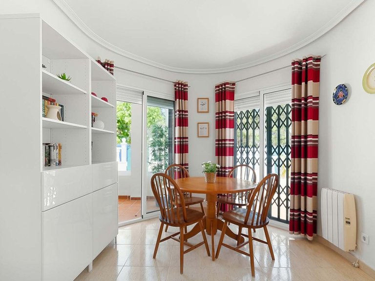Villa for Sale in Pinar De Campoverde, Alicante 3