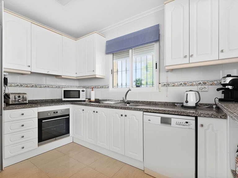 Villa for Sale in Pinar De Campoverde, Alicante 16