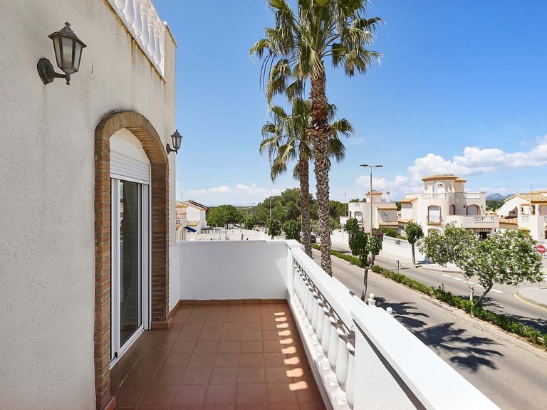 Villa for Sale in Pinar De Campoverde, Alicante 32