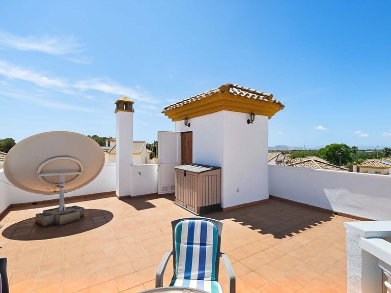 Villa for Sale in Pinar De Campoverde, Alicante 40