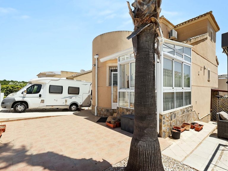 Villa for Sale in Pinar De Campoverde, Alicante 30