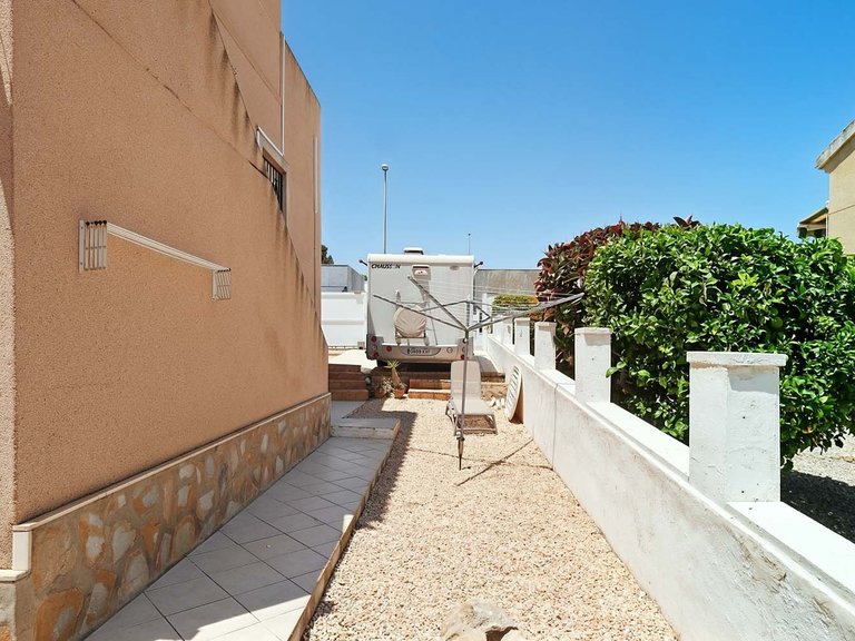 Villa for Sale in Pinar De Campoverde, Alicante 36