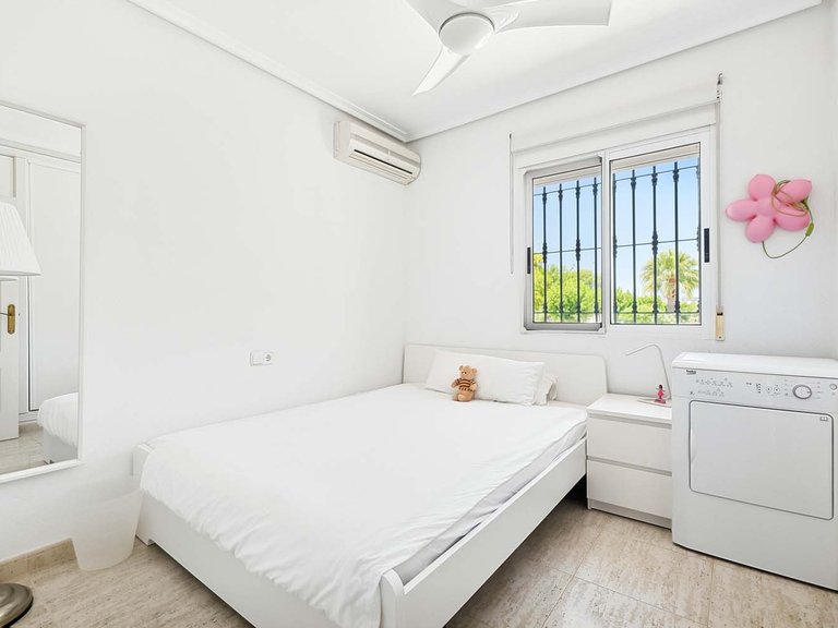 Villa for Sale in Pinar De Campoverde, Alicante 12