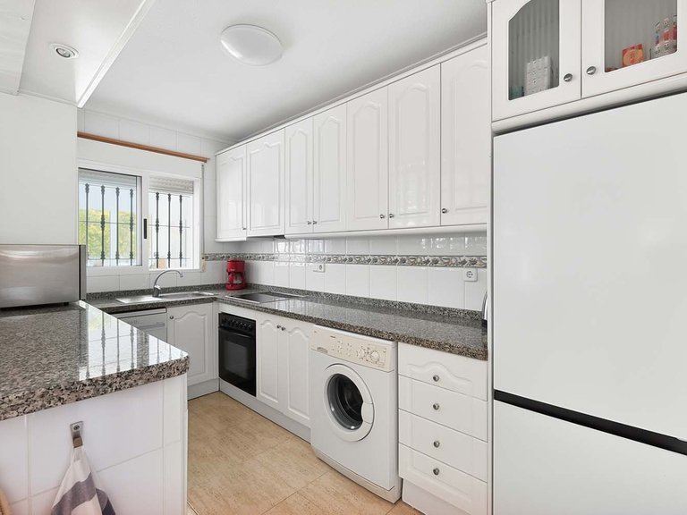 Villa for Sale in Pinar De Campoverde, Alicante 9