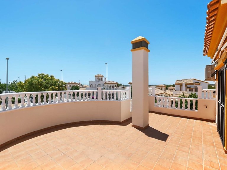 Villa for Sale in Pinar De Campoverde, Alicante 30