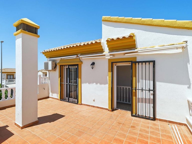 Villa for Sale in Pinar De Campoverde, Alicante 27