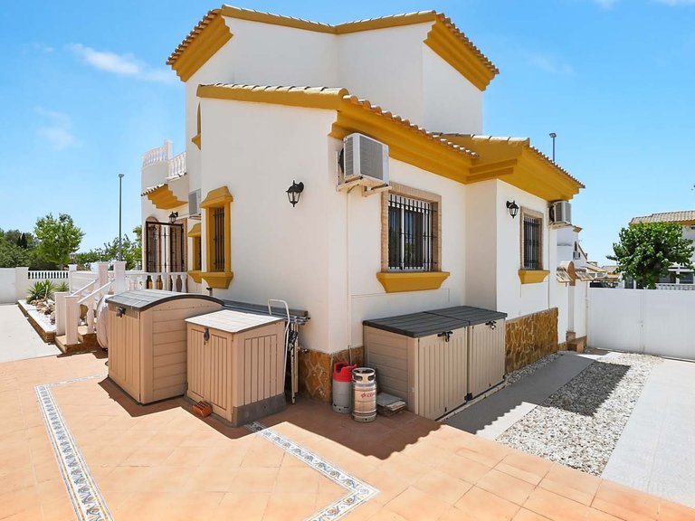 Villa for Sale in Pinar De Campoverde, Alicante 39