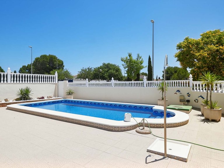 Villa for Sale in Pinar De Campoverde, Alicante 2
