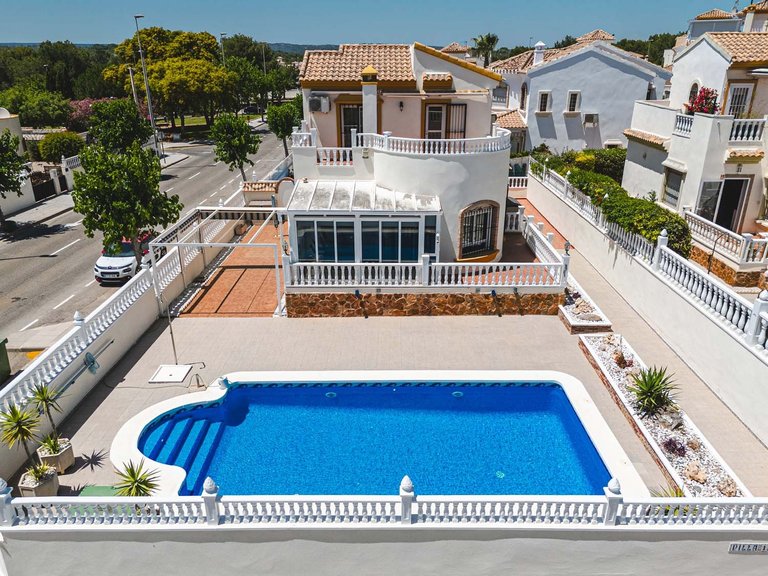 Villa for Sale in Pinar De Campoverde, Alicante 45