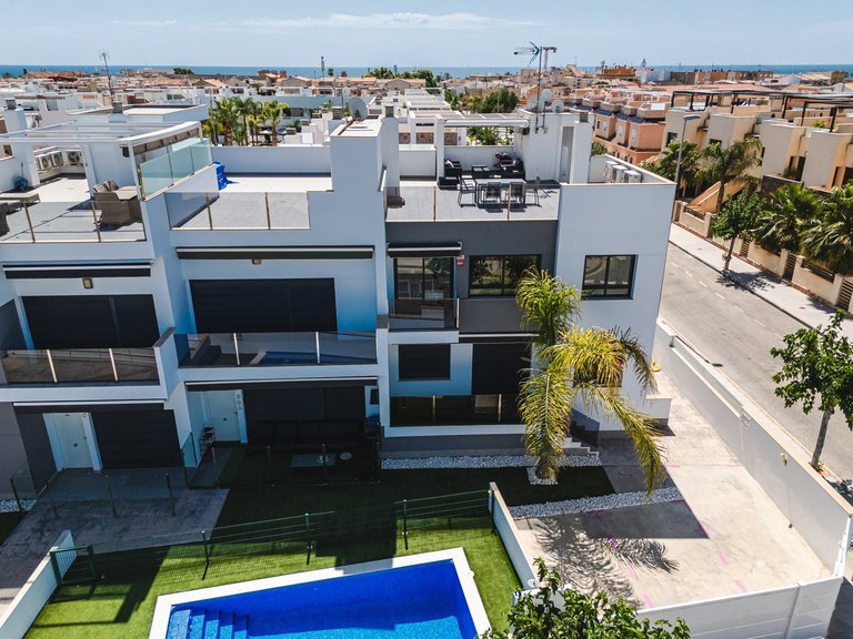 Apartment for Sale in Torre De La Horadada, Alicante 1