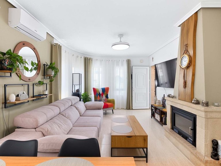 Villa for Sale in Pinar De Campoverde, Alicante 4