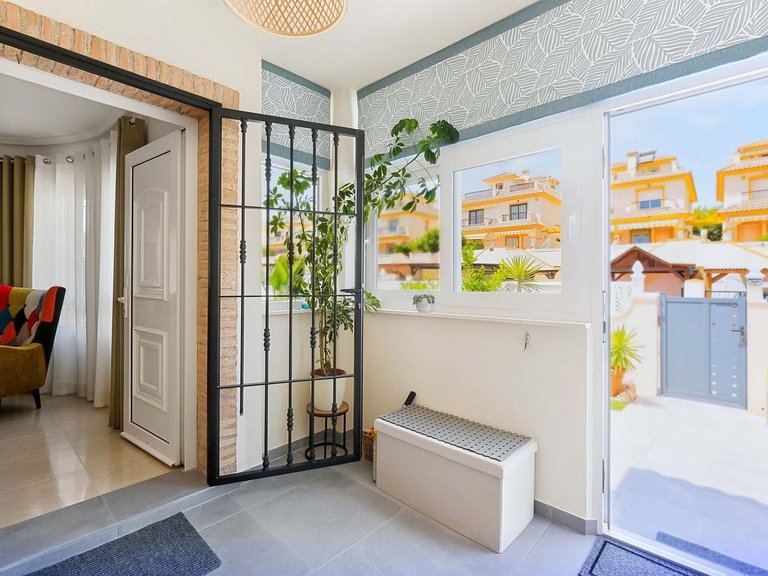 Villa for Sale in Pinar De Campoverde, Alicante 27