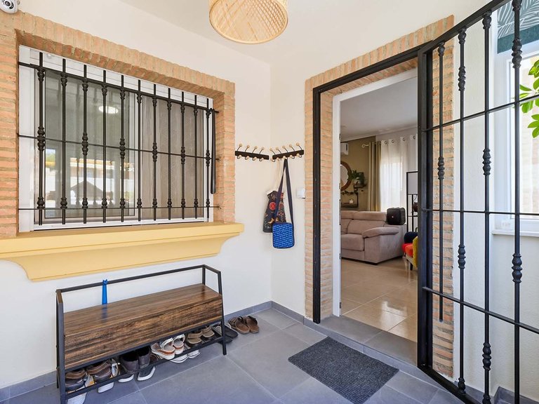 Villa for Sale in Pinar De Campoverde, Alicante 28