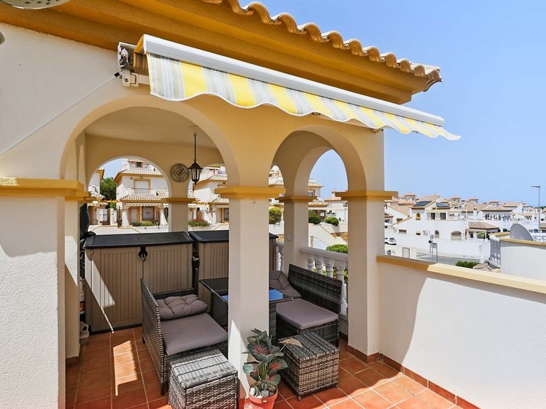 Villa for Sale in Pinar De Campoverde, Alicante 33