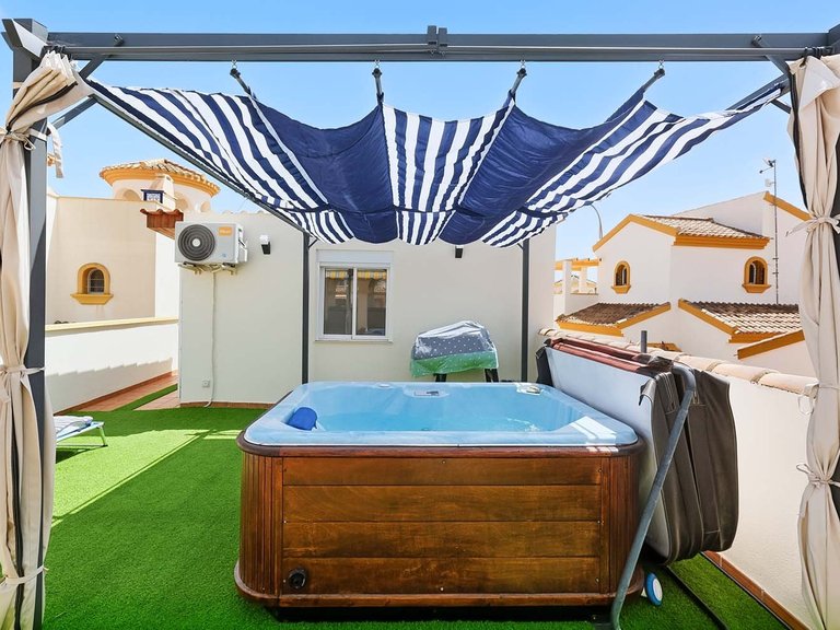 Villa for Sale in Pinar De Campoverde, Alicante 32