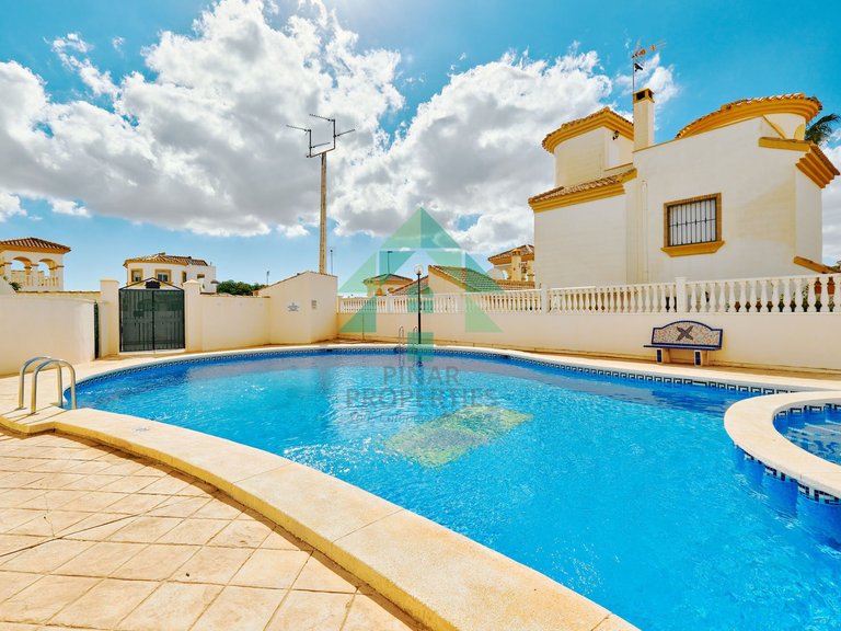 Villa for Sale in Pinar De Campoverde, Alicante 2
