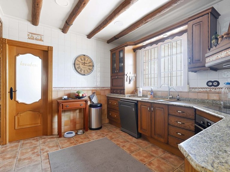 Villa for Sale in Bigastro, Alicante 10