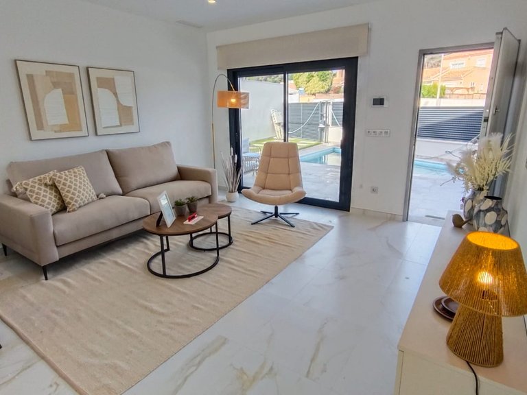 Villa for Sale in Pinar De Campoverde, Alicante 4