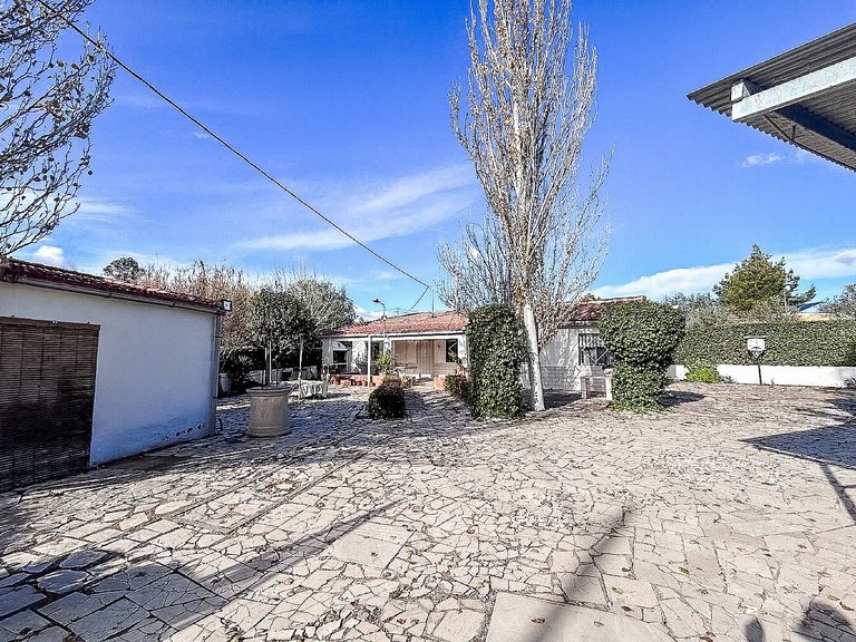 Villa for Sale in Sax, Alicante 1