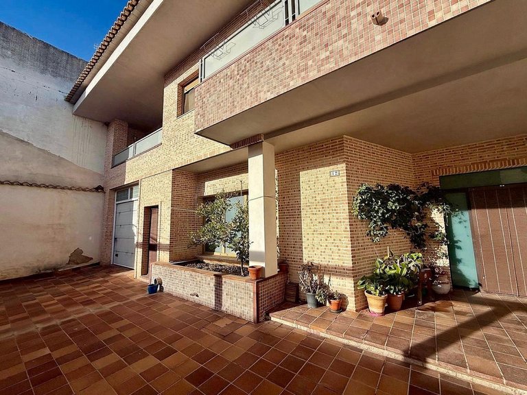 Town House for Sale in Pinoso, Alicante 1