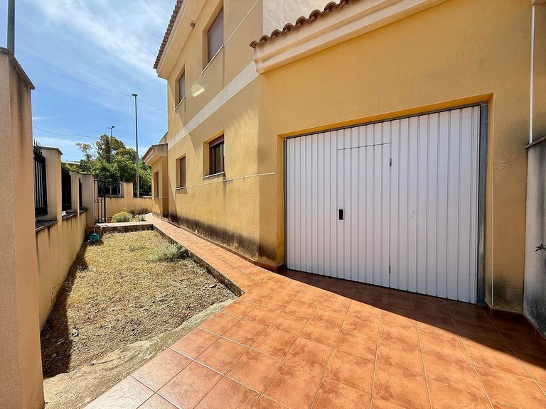 Town House for Sale in Pinoso, Alicante 2