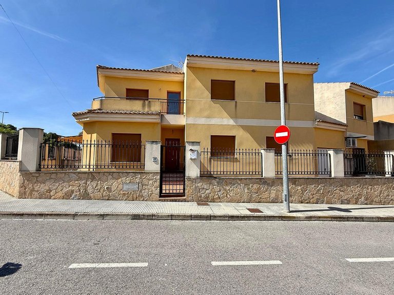 Town House for Sale in Pinoso, Alicante 1