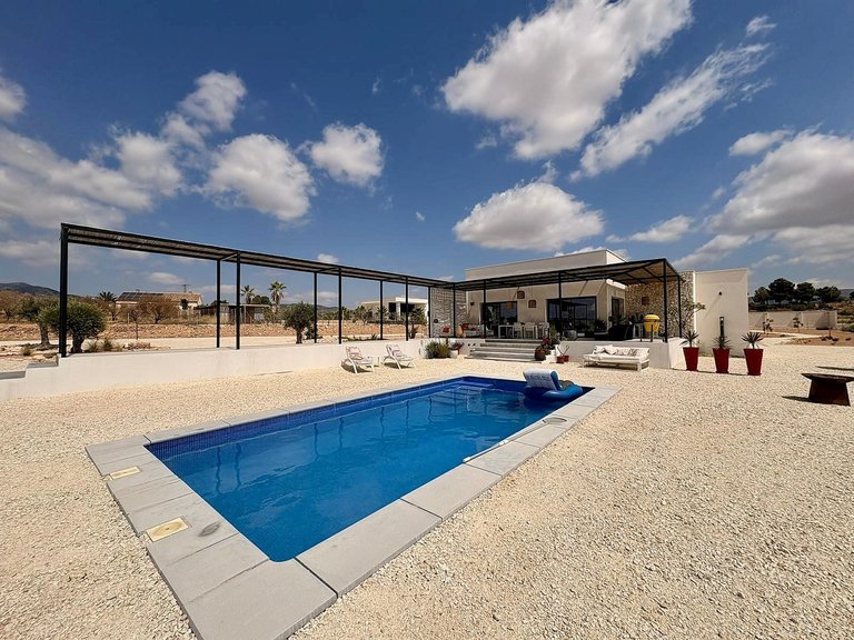 Villa for Sale in Pinoso, Alicante 6