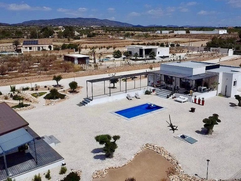 Villa for Sale in Pinoso, Alicante 2