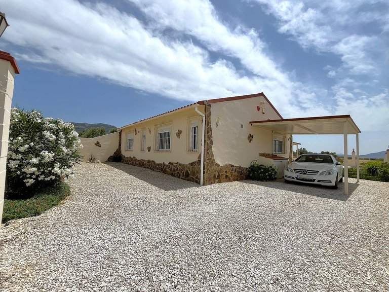 Country House for Sale in Villena, Alicante 2