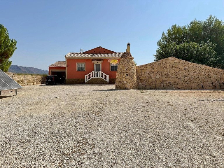 Villa for Sale in Lel, Alicante 1