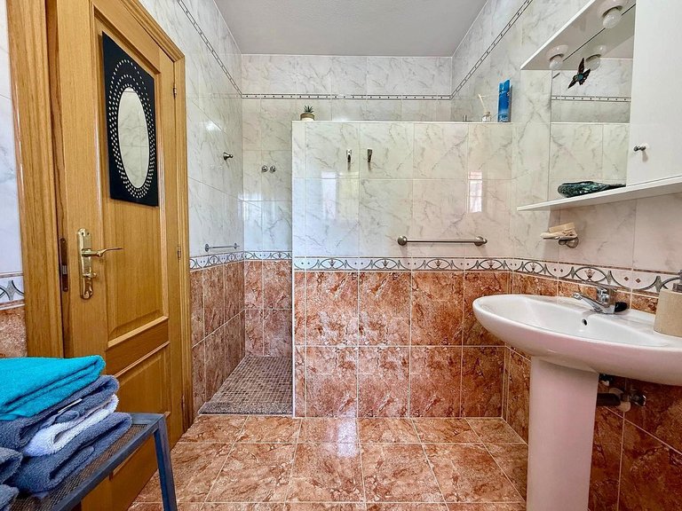 Villa for Sale in Lel, Alicante 27