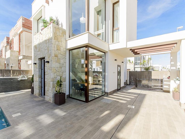 Villa for Sale in Los Montesinos, Alicante 23
