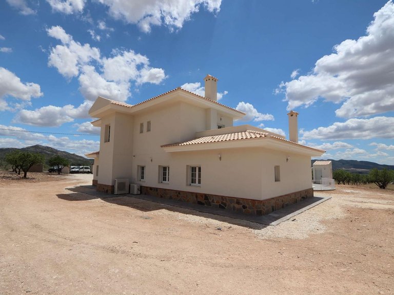 Villa for Sale in Inland Sax, Alicante 38