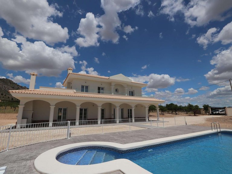 Villa for Sale in Inland Sax, Alicante 2