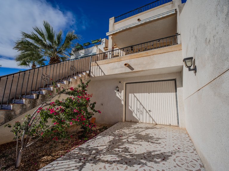 Town House for Sale in Villamartin, Alicante, 23