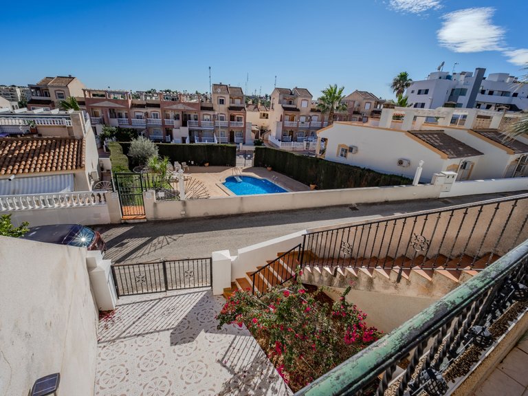 Town House for Sale in Villamartin, Alicante, 17