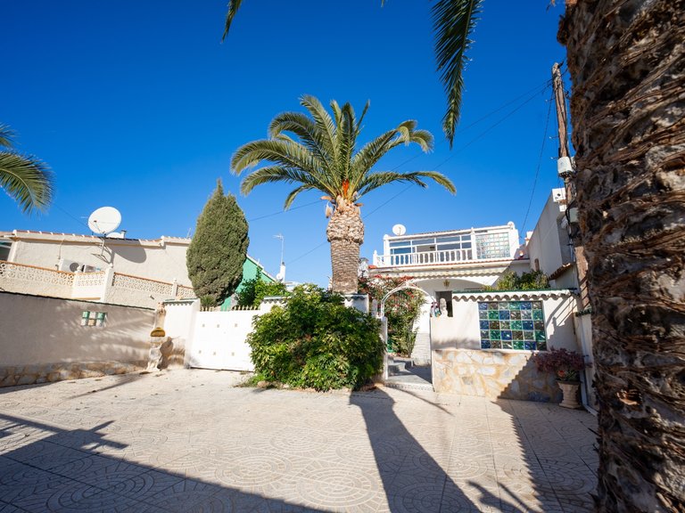 Villa for Sale in Ciudad Quesada, Alicante, 31