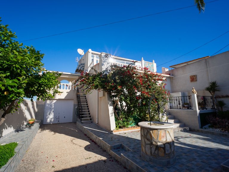 Villa for Sale in Ciudad Quesada, Alicante, 27