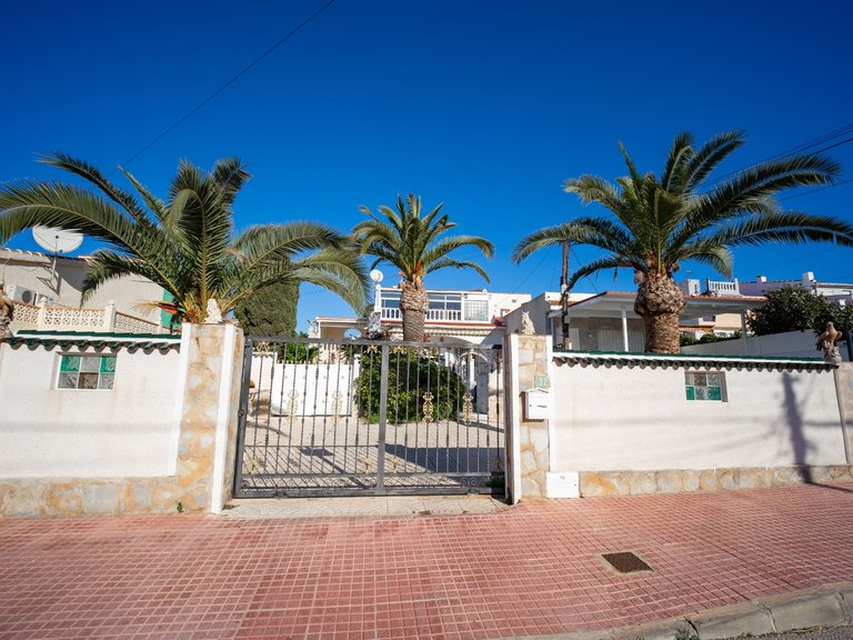 Villa for Sale in Ciudad Quesada, Alicante, 37