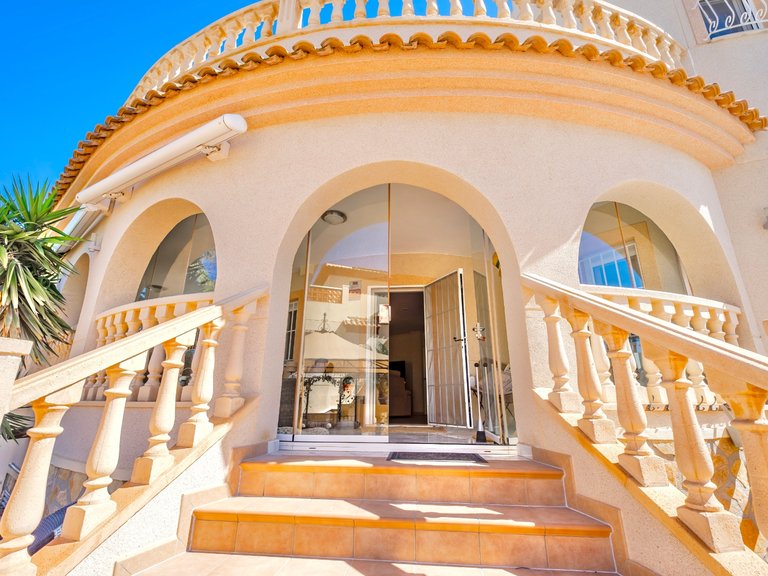 Villa for Sale in Ciudad Quesada, Alicante, 45