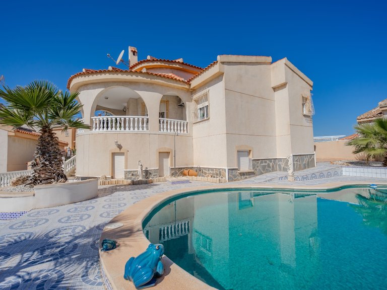 Villa for Sale in Ciudad Quesada, Alicante, 24