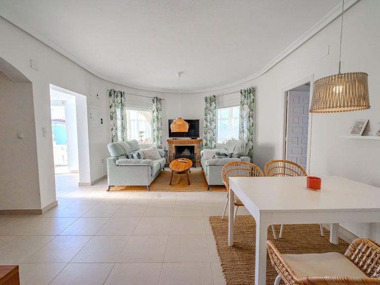 Villa for Sale in Ciudad Quesada, Alicante, 37