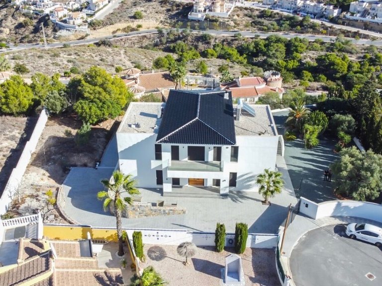 Villa for Sale in Ciudad Quesada, Alicante, 37