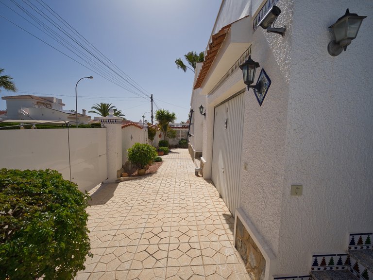 Villa for Sale in Ciudad Quesada, Alicante, 41