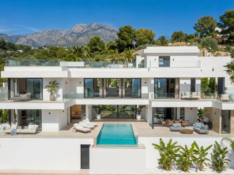 Villa for Sale in Costa Blanca Calpe, Alicante 1