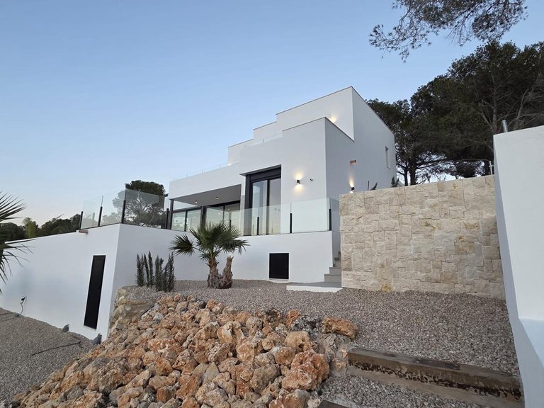 Villa for Sale in Costa Blanca Calpe, Alicante 48