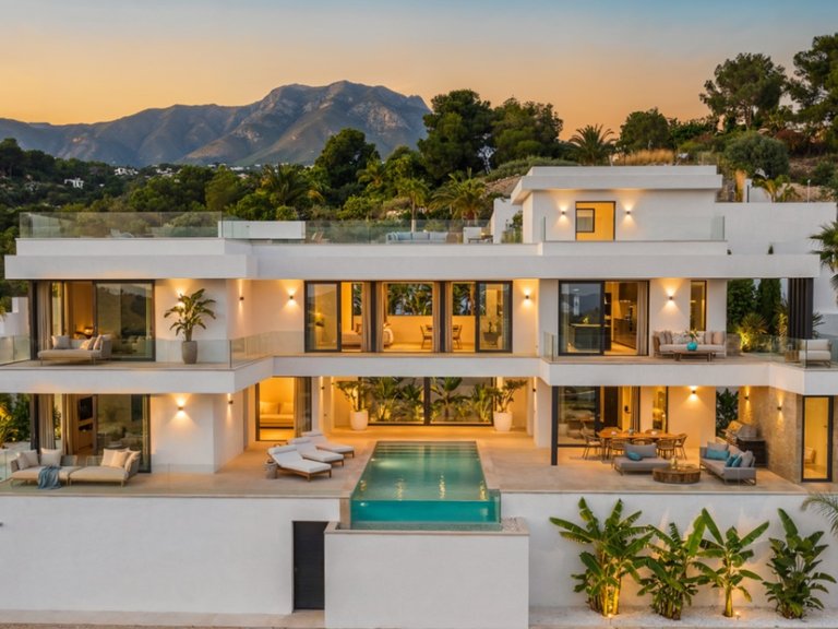 Villa for Sale in Costa Blanca Calpe, Alicante 1