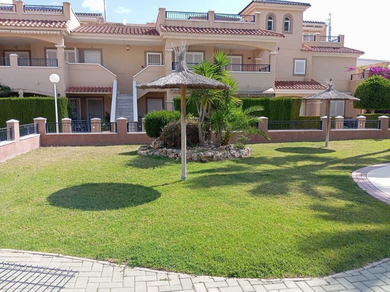 Town House for Sale in Costa Blanca Mil Palmeras, Alicante 4