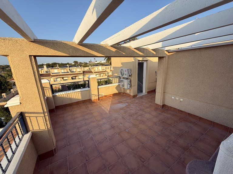 Town House for Sale in Costa Blanca Mil Palmeras, Alicante 10